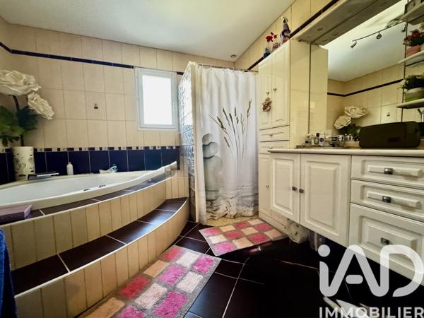 Maison à vendre 6 pièces 175 m² Feurs