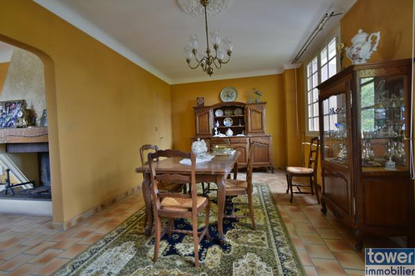 Maison
                                                                                                                                                                                                                                                                                                                        5 pièce(s)                                                                                                                                                                                                          3 chambre(s)                                                                                                                                                                                                          176  m²