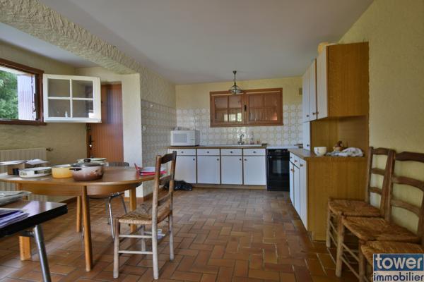 Maison
                                                                                                                                                                                                                                                                                                                        5 pièce(s)                                                                                                                                                                                                          3 chambre(s)                                                                                                                                                                                                          176  m²
