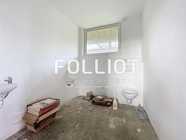 A vendre Local - Saint Denis Le Gast