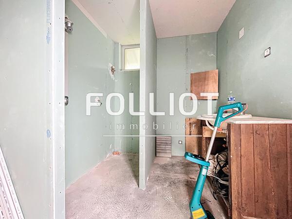 A vendre Local - Saint Denis Le Gast
