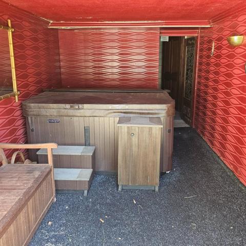 Propriété d'exception de 11 pièces avec piscine, espace bien-être et salle de réception