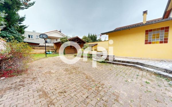 Maison à vendre    5 pièces • 135 m2 Bron