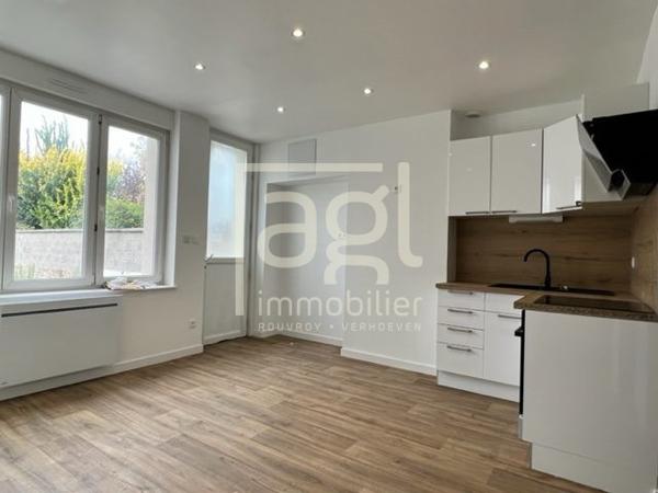 DUNKERQUE ROSENDAEL, F2 rénové en RDC avec jardin.