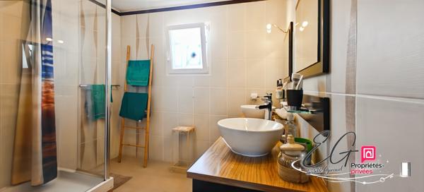VILLEGLY : Villa de plain-pied avec piscine et jacuzzi
