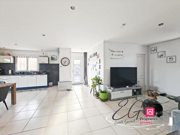 VILLEGLY : Villa de plain-pied avec piscine et jacuzzi