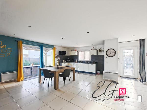 VILLEGLY : Villa de plain-pied avec piscine et jacuzzi