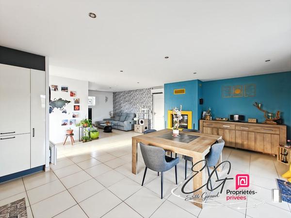 VILLEGLY : Villa de plain-pied avec piscine et jacuzzi