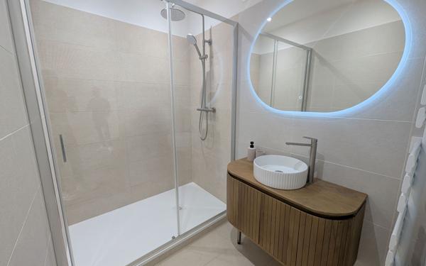 Appartement à vendre    3 pièces • 67 m2 Hyères