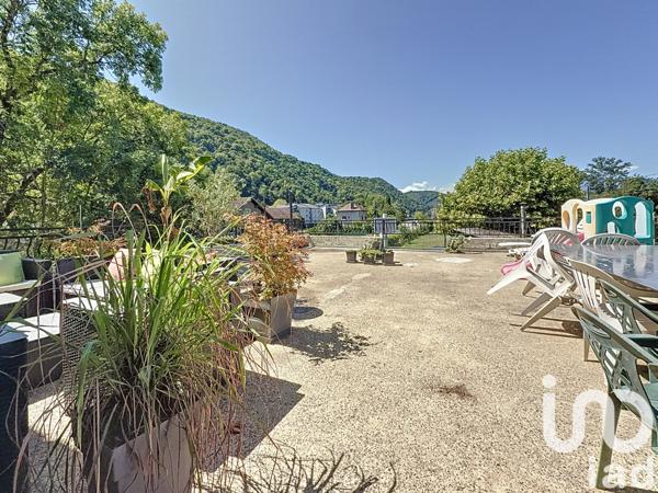 Maison à vendre 8 pièces 277 m² Gières