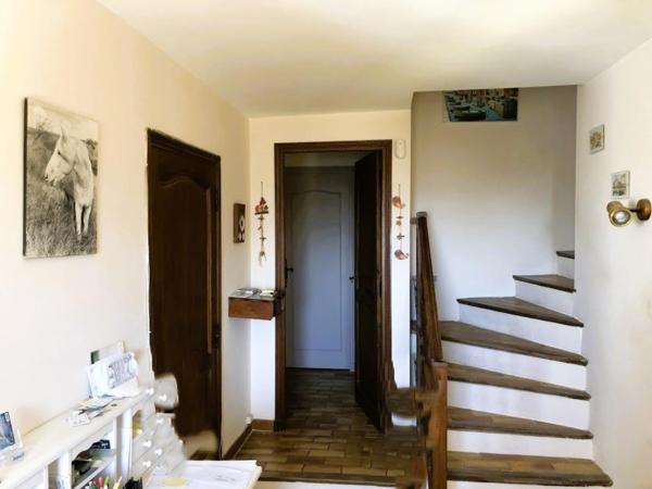 En secteur calme et résidentiel : belle villa traditionnelle T4 avec garage, terrasse et jardin plein Sud