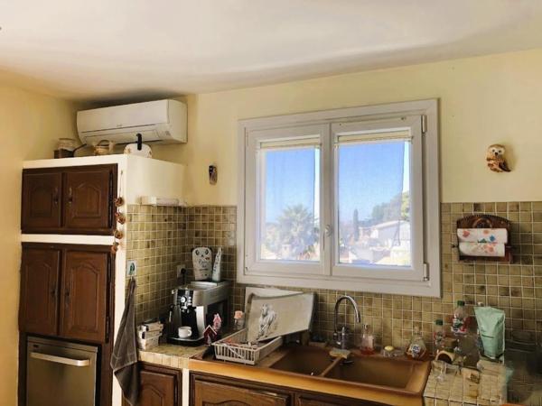 En secteur calme et résidentiel : belle villa traditionnelle T4 avec garage, terrasse et jardin plein Sud