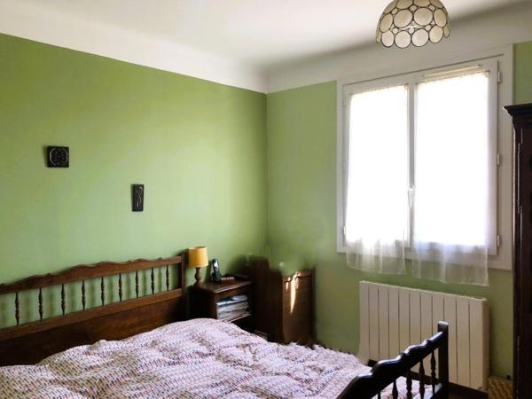 En secteur calme et résidentiel : belle villa traditionnelle T4 avec garage, terrasse et jardin plein Sud