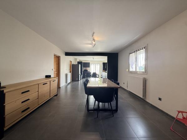 Superbe maison Bel-Étage entièrement rénovée – 4 Chambres & Idéal Indépendant !