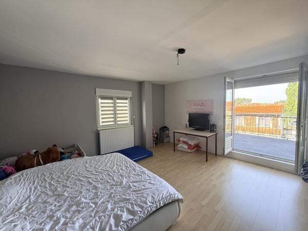 Superbe maison Bel-Étage entièrement rénovée – 4 Chambres & Idéal Indépendant !