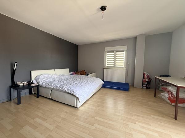 Superbe maison Bel-Étage entièrement rénovée – 4 Chambres & Idéal Indépendant !