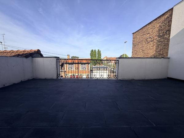 Superbe maison Bel-Étage entièrement rénovée – 4 Chambres & Idéal Indépendant !