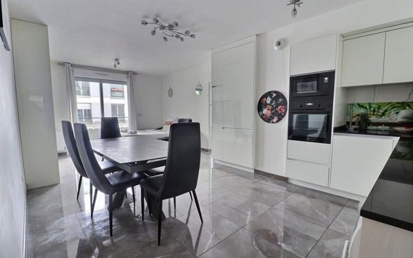 Appartement à vendre    4 pièces • 87 m2 Paris 19