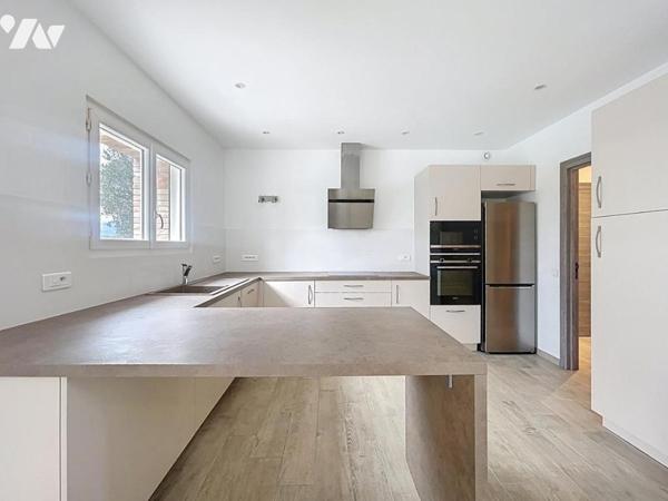 ROQUEFORT-LES-PINS  Maison récente au calme absolu 