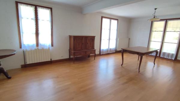 Belle maison familiale avec terrain attenant dans Nord Cantal