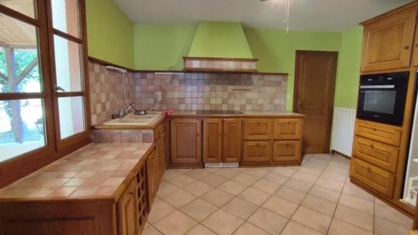 Belle maison familiale avec terrain attenant dans Nord Cantal