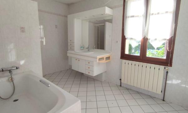 Belle maison familiale avec terrain attenant dans Nord Cantal