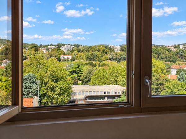 Appartement
         2 pièces
        - 46 m² 259 000 € *