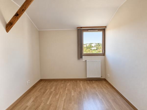Appartement
         2 pièces
        - 46 m² 259 000 € *