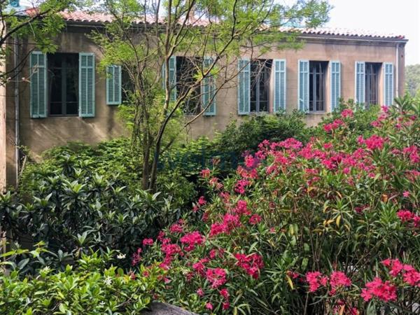 83670 - BARJOLS - DEMEURE FAMILIALE - CHAMBRES D'HÔTES - 7 CHAMBRES - GRAND JARDIN - VUE PANORAMIQUE SUR LE VILLAGE