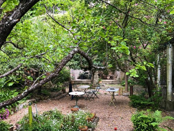 83670 - BARJOLS - DEMEURE FAMILIALE - CHAMBRES D'HÔTES - 7 CHAMBRES - GRAND JARDIN - VUE PANORAMIQUE SUR LE VILLAGE