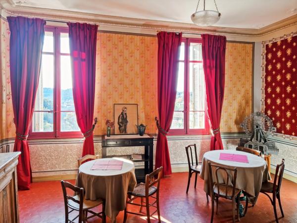 83670 - BARJOLS - DEMEURE FAMILIALE - CHAMBRES D'HÔTES - 7 CHAMBRES - GRAND JARDIN - VUE PANORAMIQUE SUR LE VILLAGE