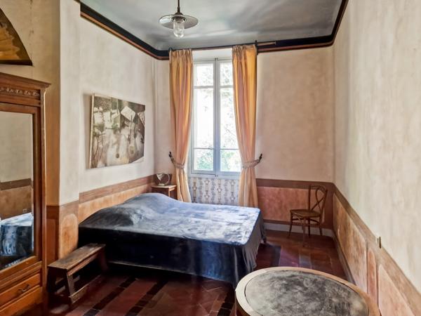 83670 - BARJOLS - DEMEURE FAMILIALE - CHAMBRES D'HÔTES - 7 CHAMBRES - GRAND JARDIN - VUE PANORAMIQUE SUR LE VILLAGE