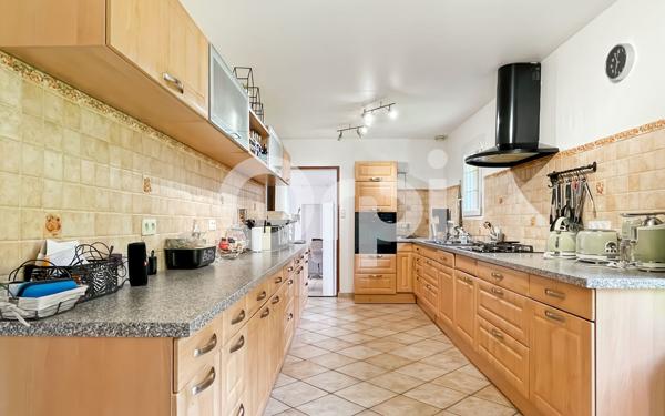 Maison à vendre    7 pièces • 163 m2 Reuilly