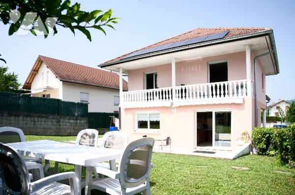 Maison familiale 2008 avec équipements écologiques, spacieuse et lumineuse – RUMILLY