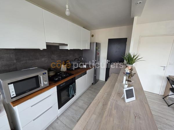 Vente
                Appartement46 m² - 2 Pièces -
                    JOUE LES TOURS (37300)