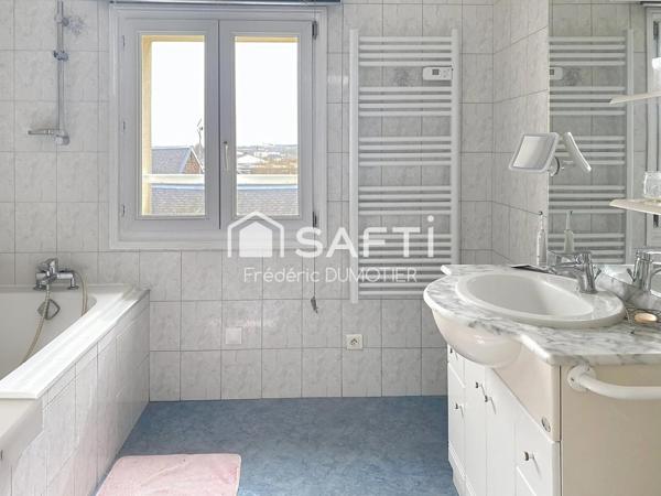 Appartement entièrement rénové avec 2 chambres et 1garage