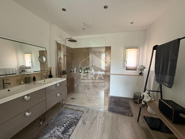 A VENDRE 83470 SAINT MAXIMIN LA SAINTE BAUME MAISON T5 DE 120M² SUR 1200M² DE JARDIN PISCINE DEPENDANCE