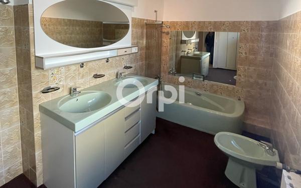 Maison à vendre    6 pièces •  Mesquer