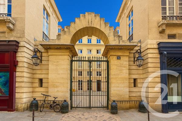 Appartement F3 à vendre  3 pièces - 93,06 m2 PARIS - 75003