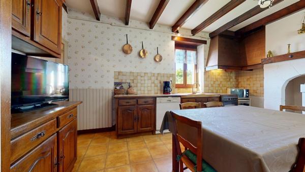 Maison en pierre avec dépendancesj