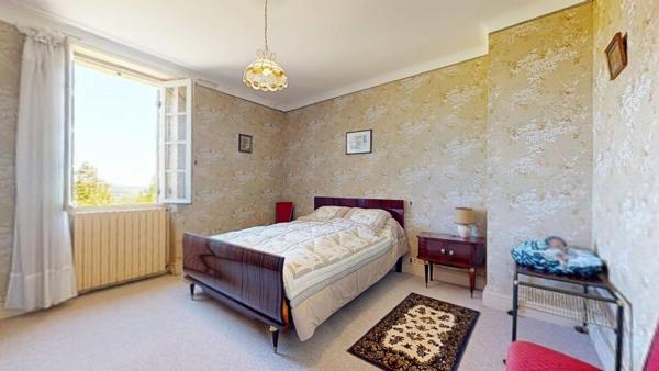 Maison en pierre avec dépendancesj