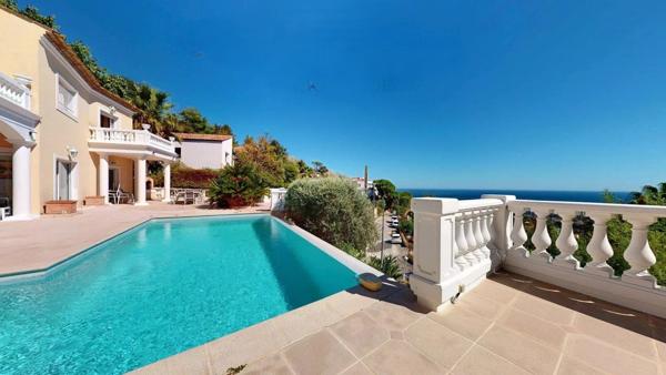 Mandelieu-la-Napoule (06210) MANDELIEU LA NAPOULE VILLA DE LUXE