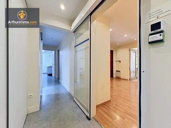 Vente                                                      Bureau
                        
                     7 pièces                      118 m2                     à Ermont