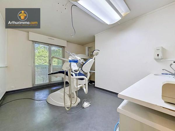 Vente                                                      Bureau
                        
                     7 pièces                      118 m2                     à Ermont