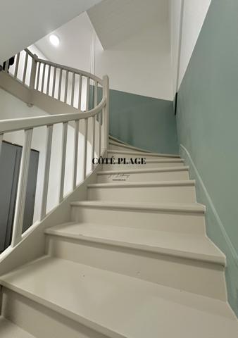 Vaux-sur-Mer (17640) T3 - Appartement de charme avec tourelle et balcon filant à VAUX SUR MER - AU PRIX 236.250 € HAI