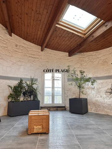 Vaux-sur-Mer (17640) T3 - Appartement de charme avec tourelle et balcon filant à VAUX SUR MER - AU PRIX 236.250 € HAI