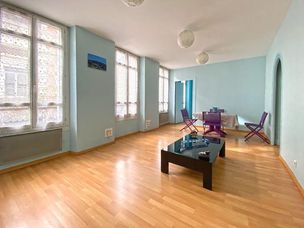 APPARTEMENT T3 AVEC CAVE ET GRENIER