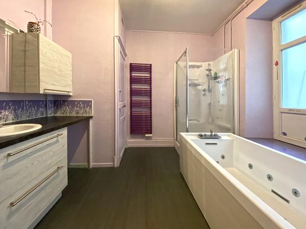 APPARTEMENT T3 AVEC CAVE ET GRENIER