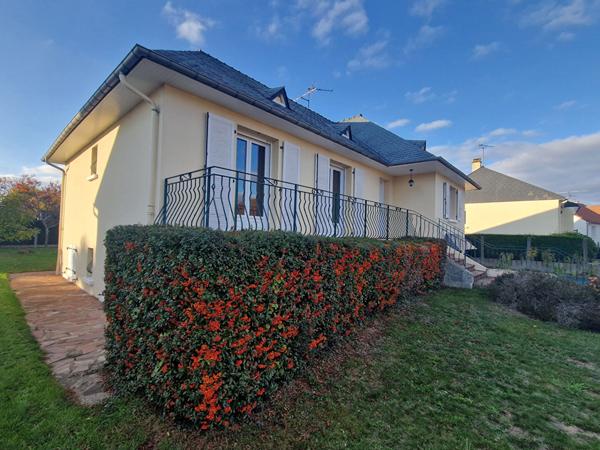 Maison Bonchamp Les Laval