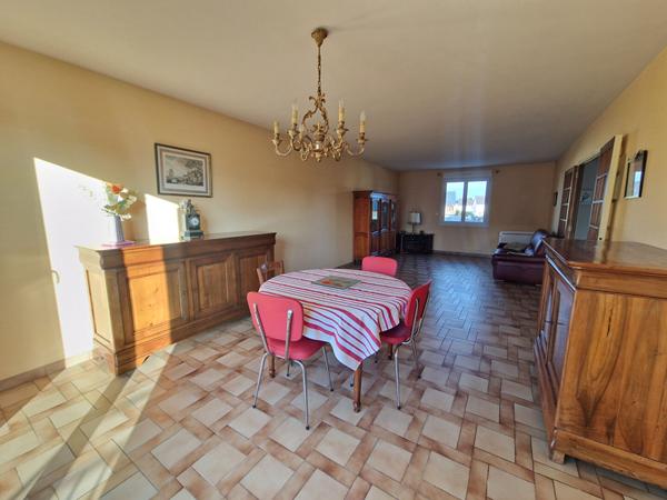 Maison Bonchamp Les Laval